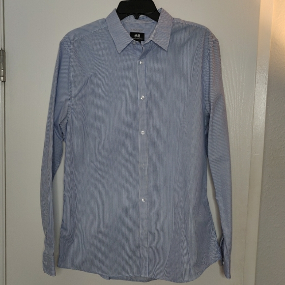 H&M Shirt - Picture 1 of 3